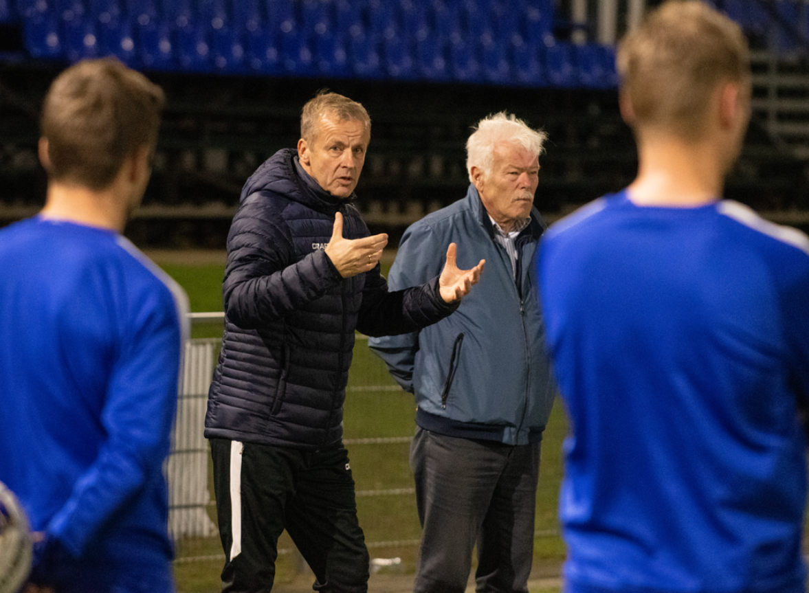 Gerrit Brouwer stopt als hoofdtrainer van AGOVV 