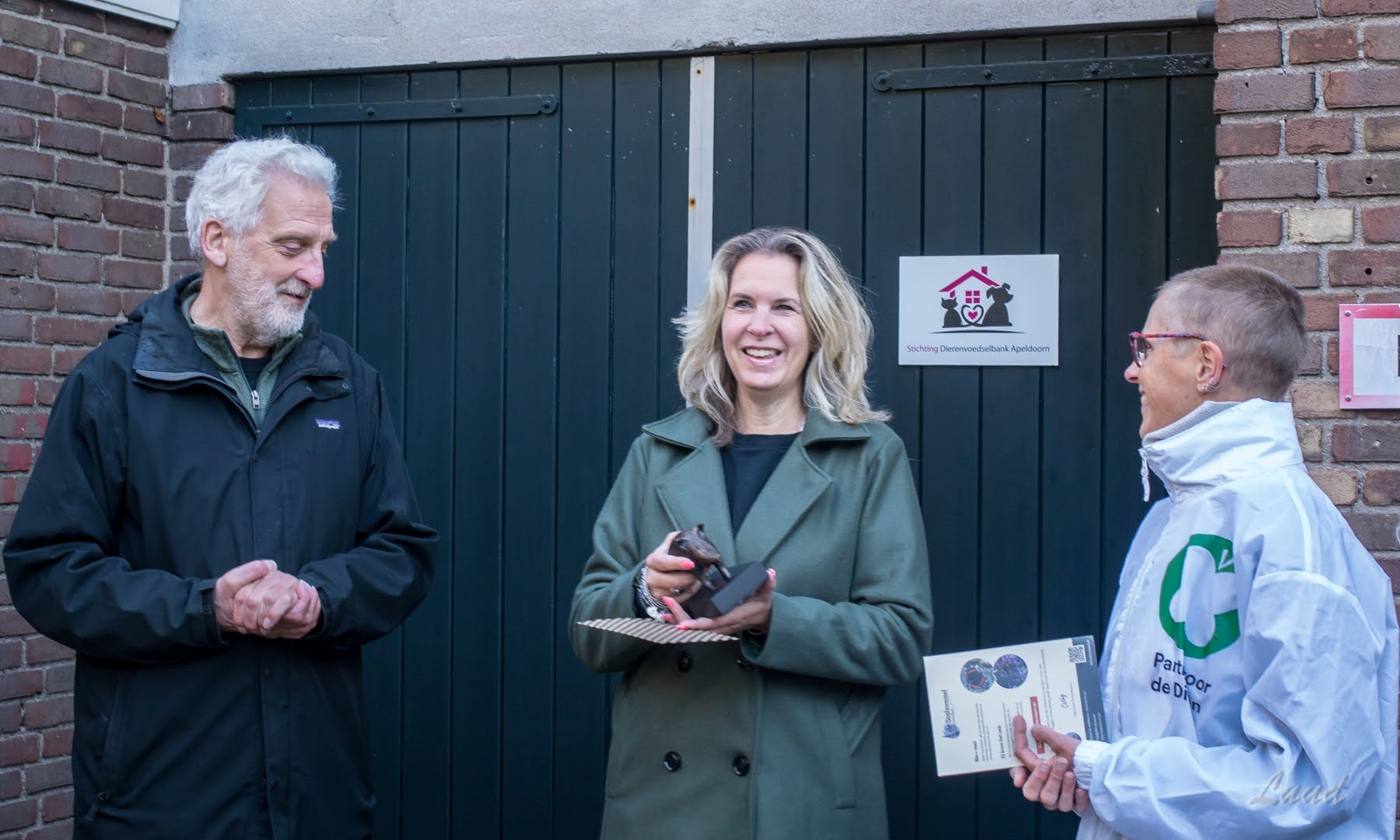 Harry Voss Award 2024 uitgereikt aan dierenvriend Heidi Odinot